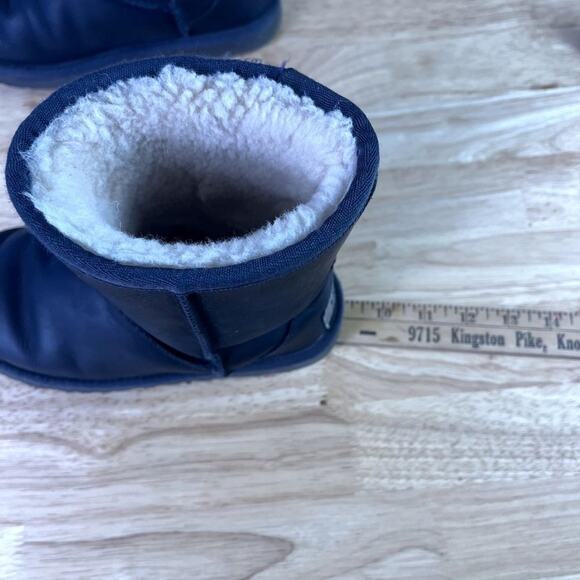 UGG Boots Kids 1 Classic Short Leather Water Resistant Wool Lined Comfy - Picture 9 of 12